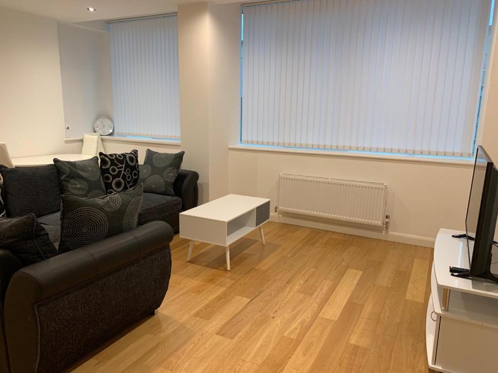 Modern 2 Bed 2 Bath Apartment In Central Croydon! Екстериор снимка