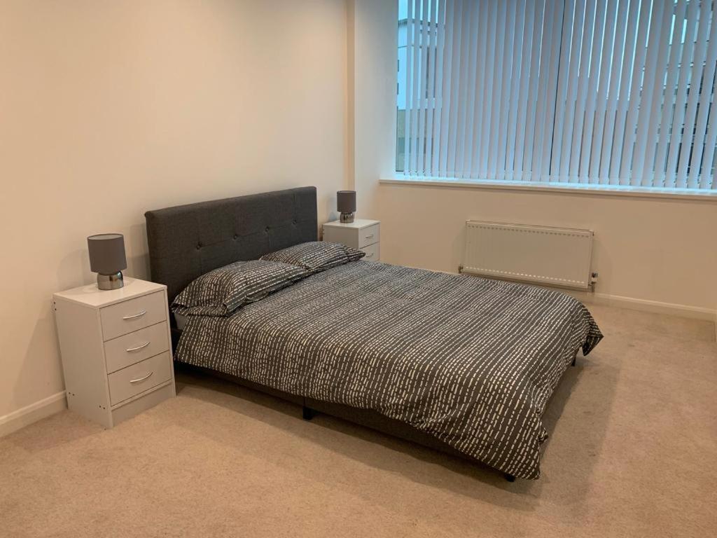 Modern 2 Bed 2 Bath Apartment In Central Croydon! Екстериор снимка